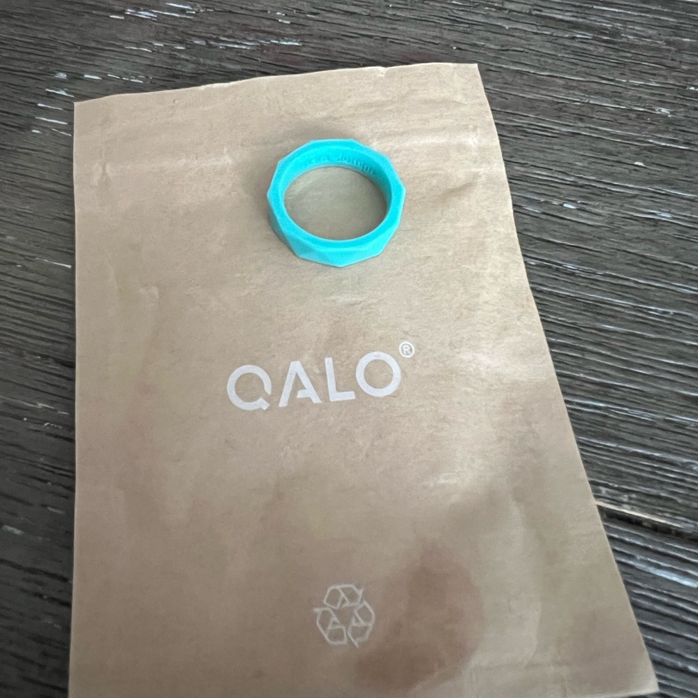 Qalo Stackable Geo Silicone Ring